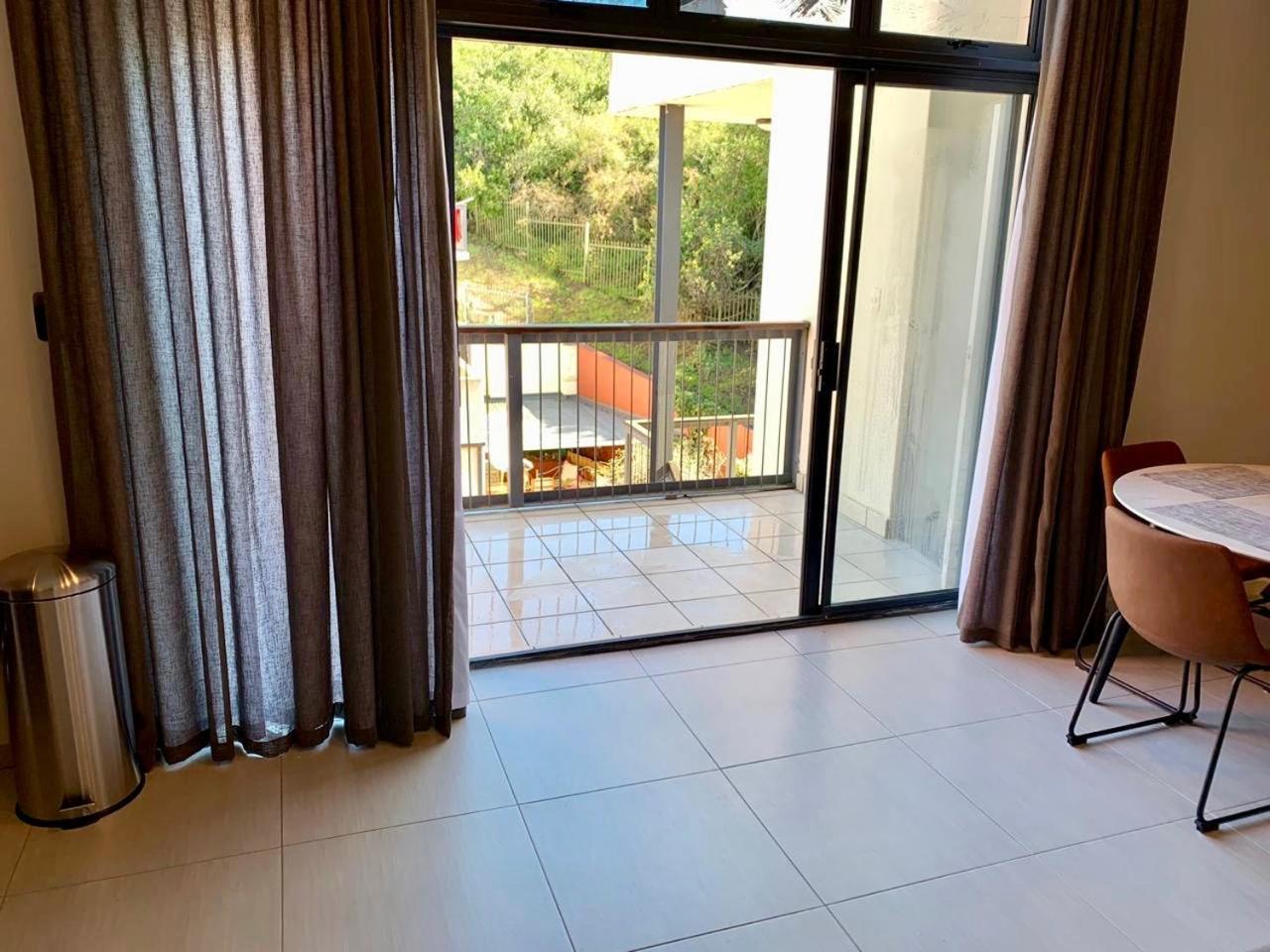 Oyster Lagoon Villa - Luxurious 2 Bed Apartment In Книсна Екстериор снимка