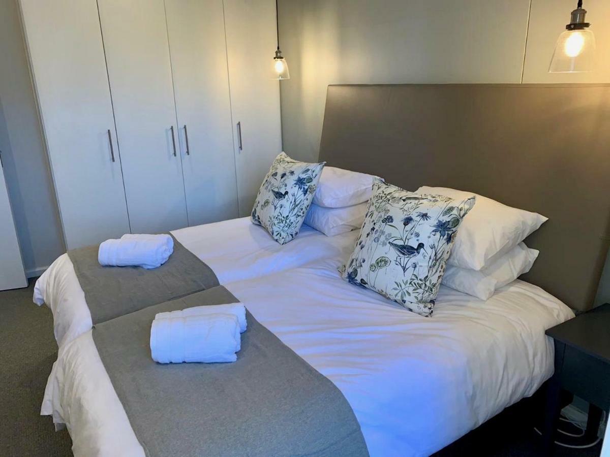 Oyster Lagoon Villa - Luxurious 2 Bed Apartment In Книсна Екстериор снимка