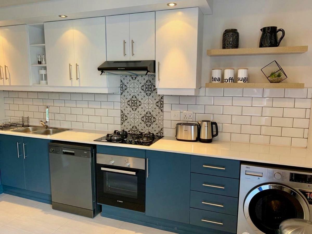 Oyster Lagoon Villa - Luxurious 2 Bed Apartment In Книсна Екстериор снимка