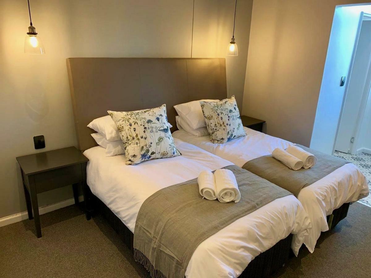 Oyster Lagoon Villa - Luxurious 2 Bed Apartment In Книсна Екстериор снимка