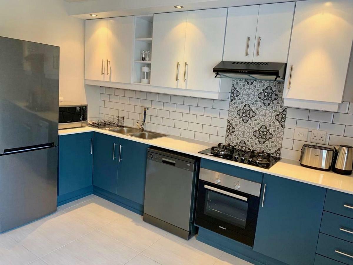 Oyster Lagoon Villa - Luxurious 2 Bed Apartment In Книсна Екстериор снимка