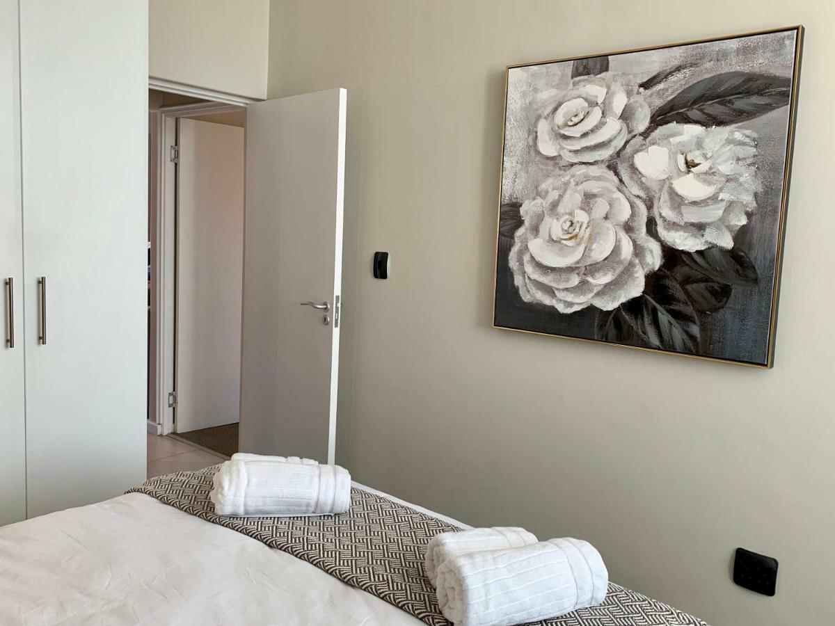 Oyster Lagoon Villa - Luxurious 2 Bed Apartment In Книсна Екстериор снимка